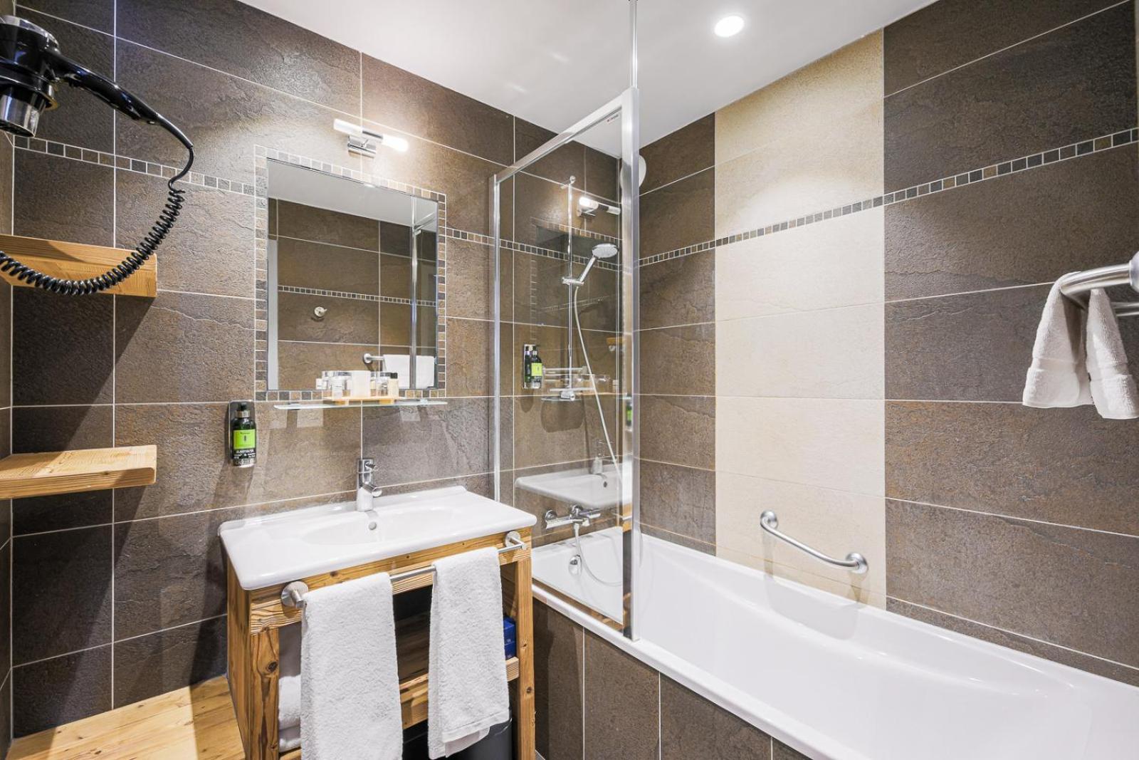 Hotel Et Spa Les Clarines Corrençon-en-Vercors Екстериор снимка